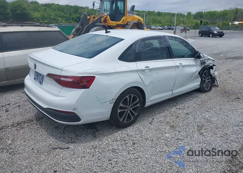 2024 Volkswagen Jetta 1.5T Sport z USA, uszkodzony, nr VIN 3VWBM7BU3RM084618